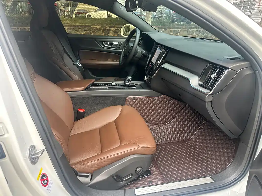 Volvo S60 — миниатюра 9