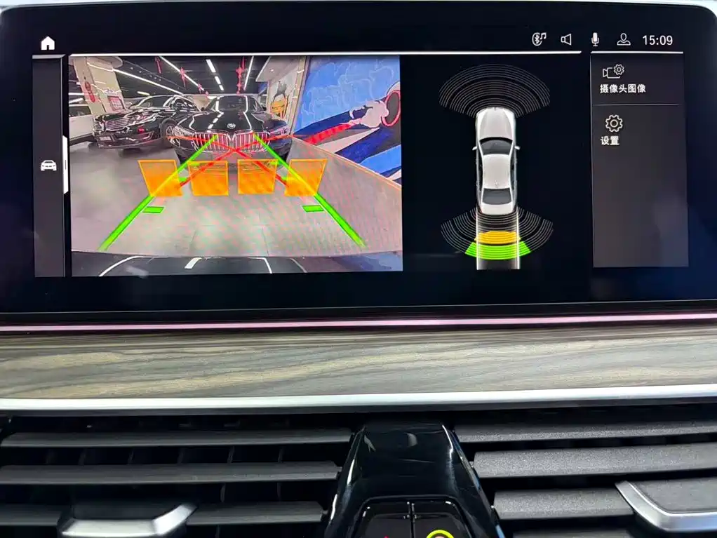 BMW 5 Series New Energy — миниатюра 9