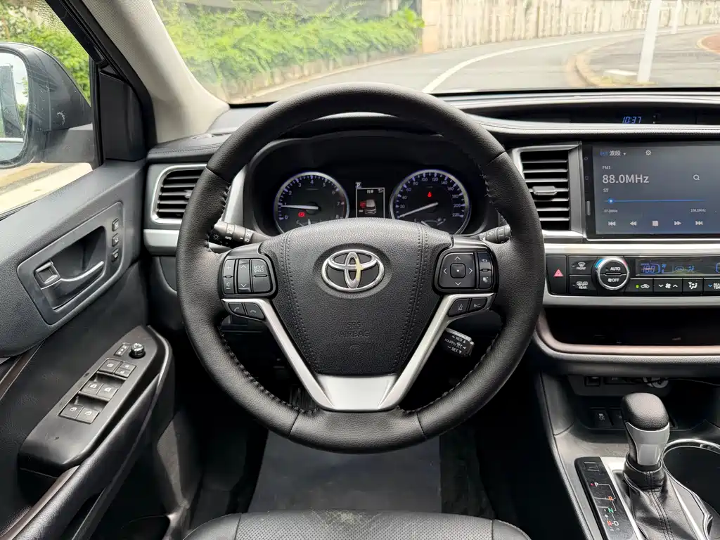Toyota Highlander 2018 2.0T 7 мест V