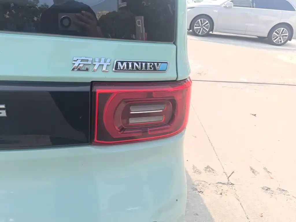 Wuling MINIEV — миниатюра 8