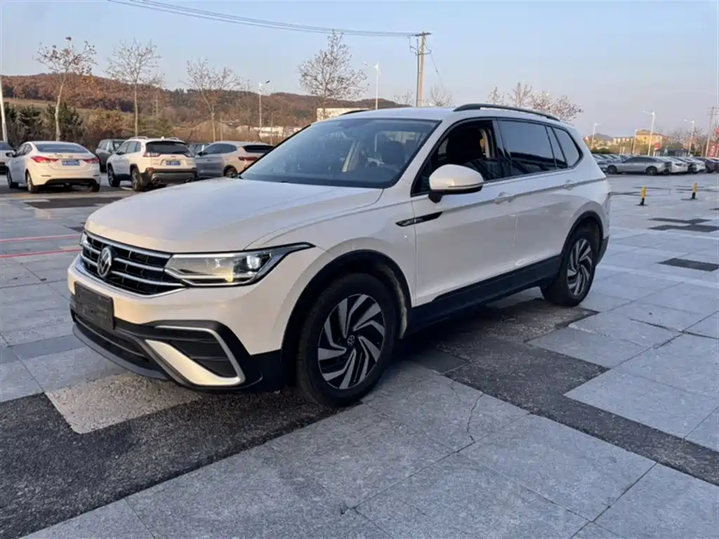 Volkswagen Tiguan L 2022