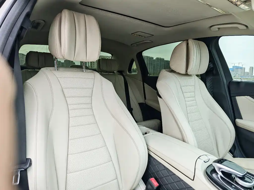 Mercedes-Benz E-Class — миниатюра 16