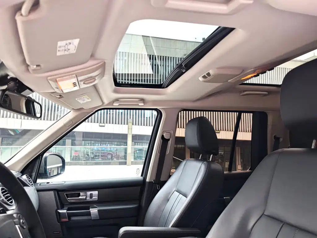 Land Rover Discovery — миниатюра 6