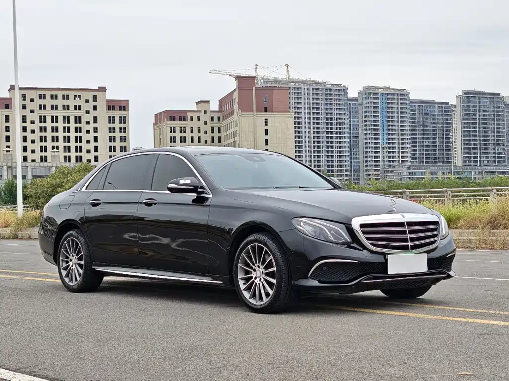 Mercedes-Benz E-Class — миниатюра 3