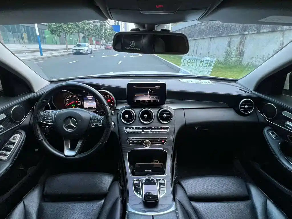 Mercedes-Benz C-Class — миниатюра 7