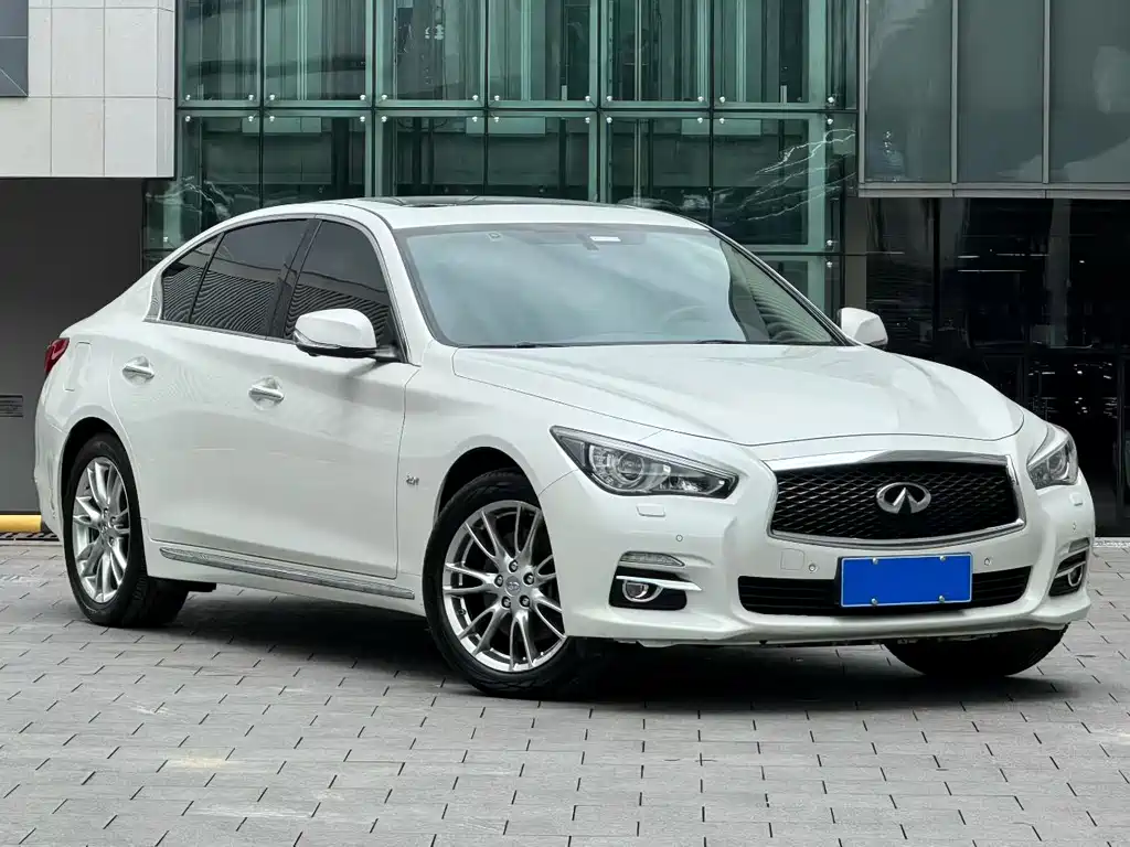 INFINITI Q50L