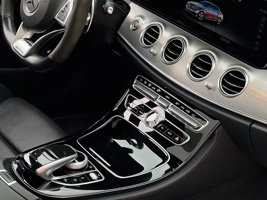Mercedes-Benz E-Class AMG — миниатюра 13
