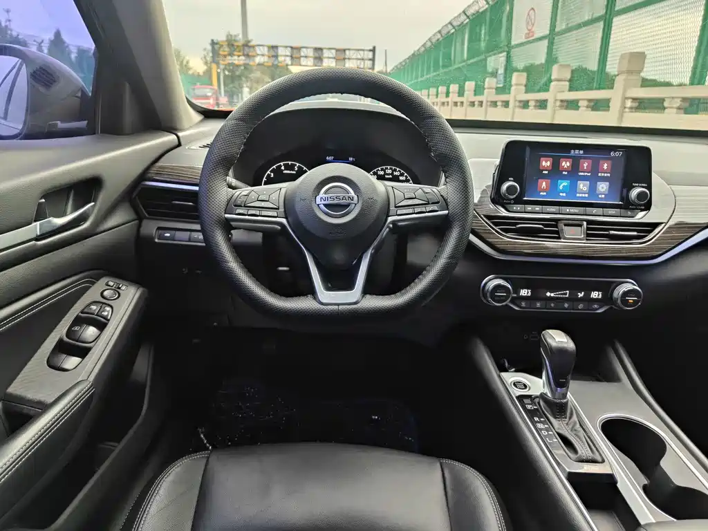 Nissan Teana — миниатюра 12