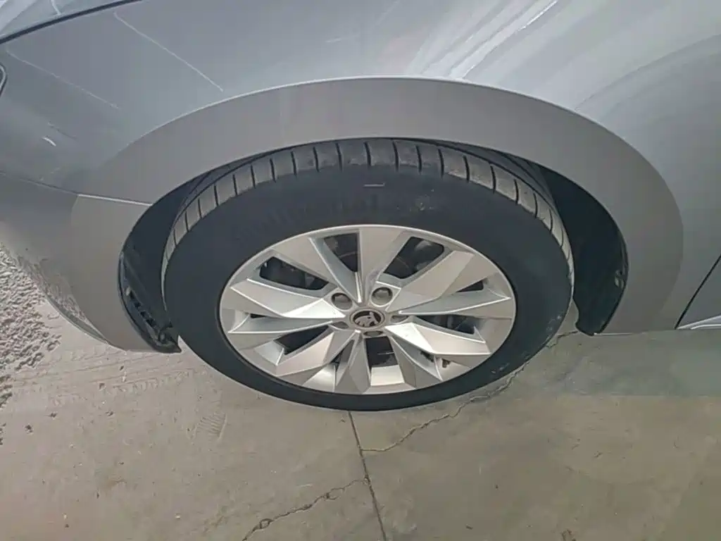 Skoda Superb — миниатюра 23