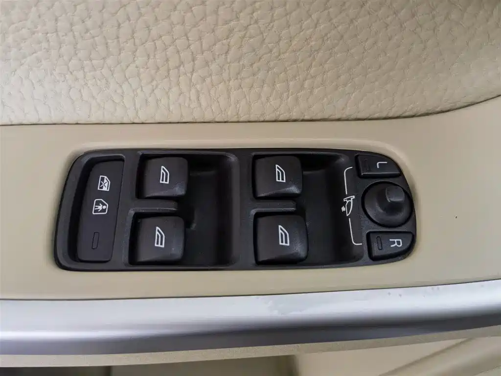Volvo XC60 2012 T5
