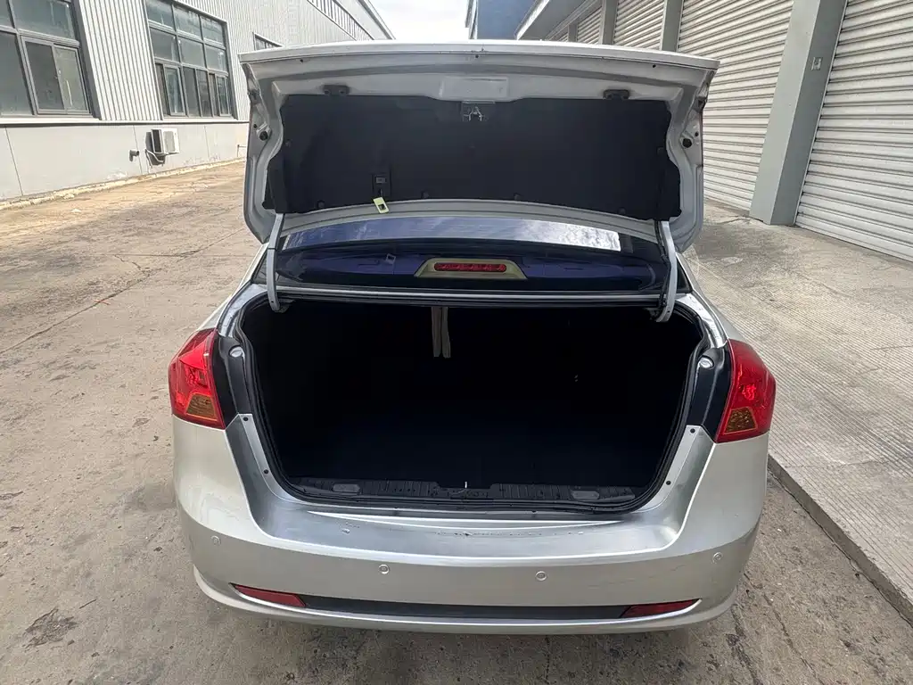Buick Excelle — миниатюра 8
