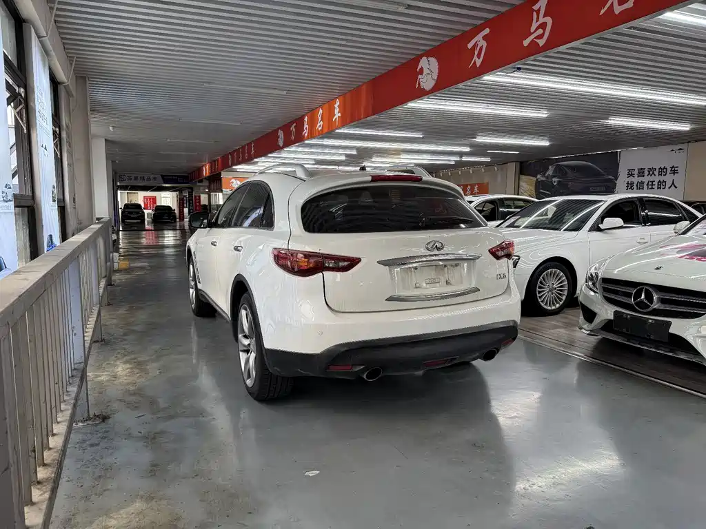 Infiniti FX — миниатюра 4