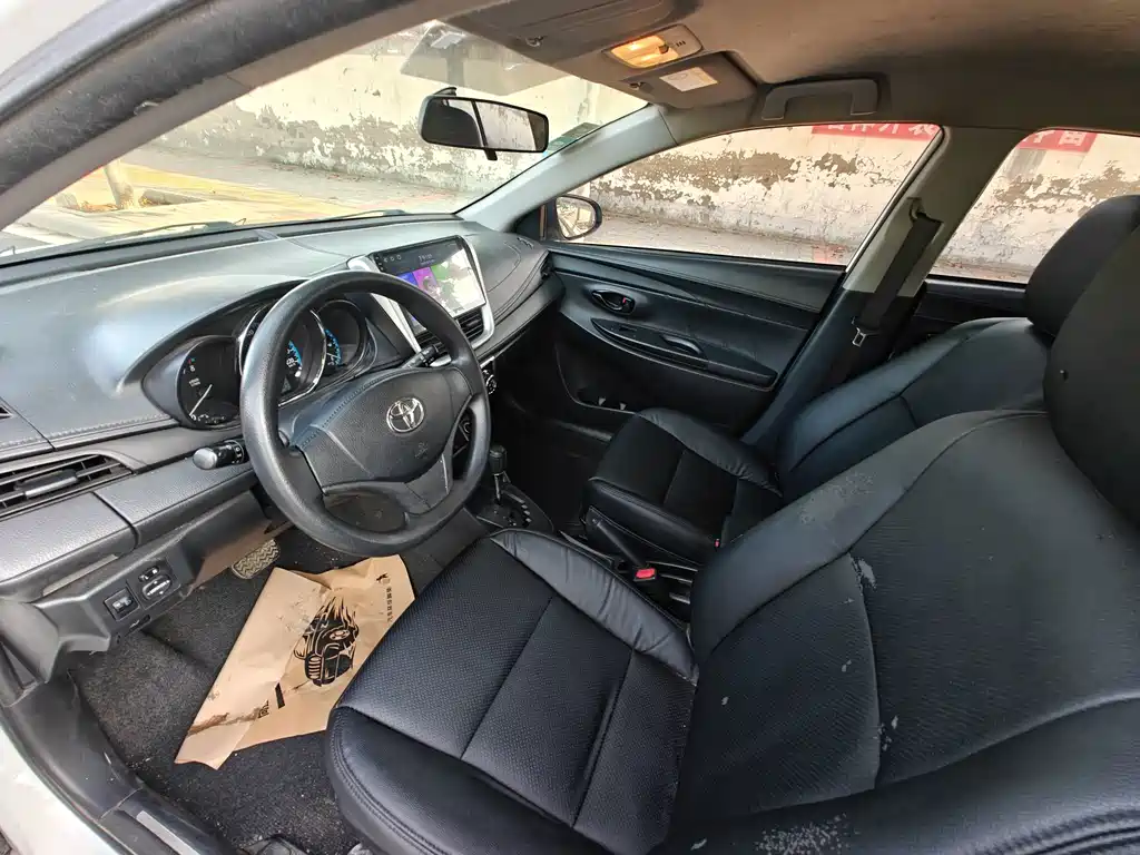 Toyota Yaris L — миниатюра 10