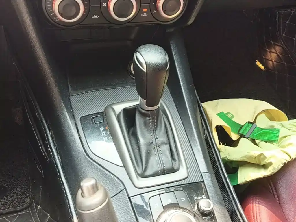 Mazda 3 Axela — миниатюра 14