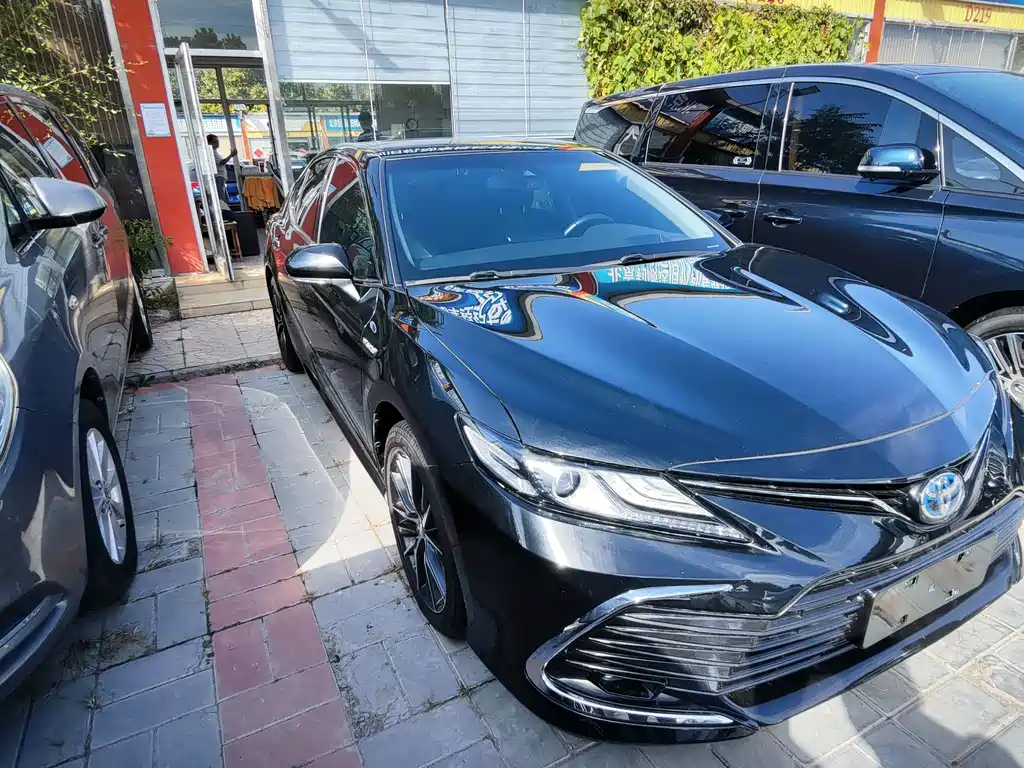 Toyota Camry — миниатюра 3