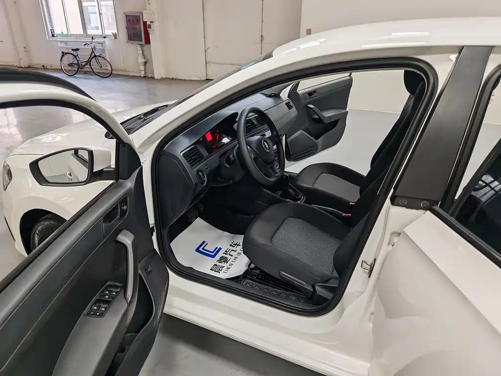 Volkswagen Santana — миниатюра 8