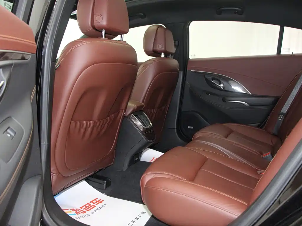 Buick LaCrosse — миниатюра 10
