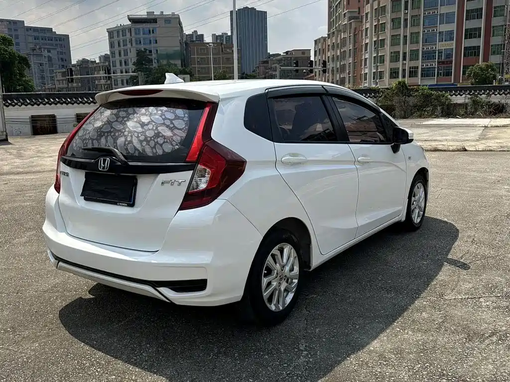 Honda Fit — миниатюра 6