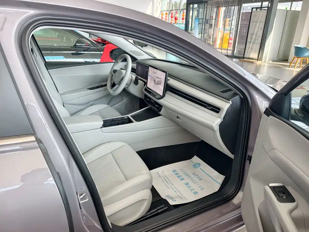 Volkswagen Lavida — миниатюра 9