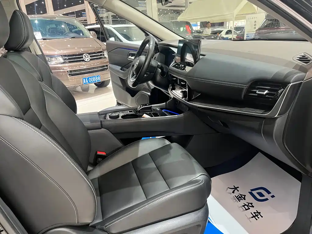 Nissan X-Trail — миниатюра 10