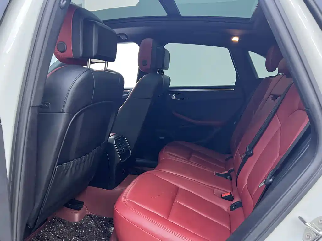 Porsche Macan — миниатюра 22
