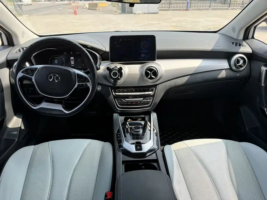 BAIC EU5 — миниатюра 9