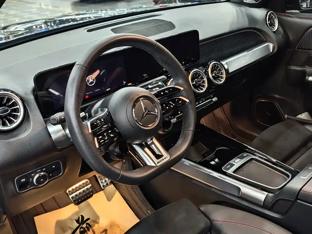 Mercedes-Benz GLB AMG — миниатюра 7