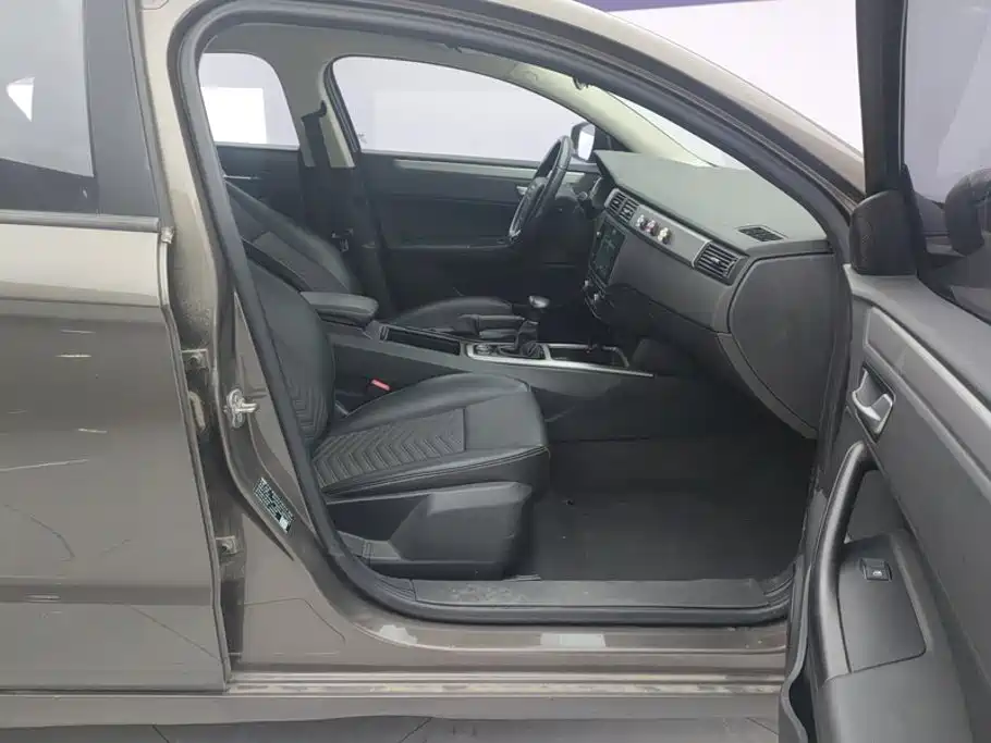 Qoros Qoros 3 — миниатюра 8