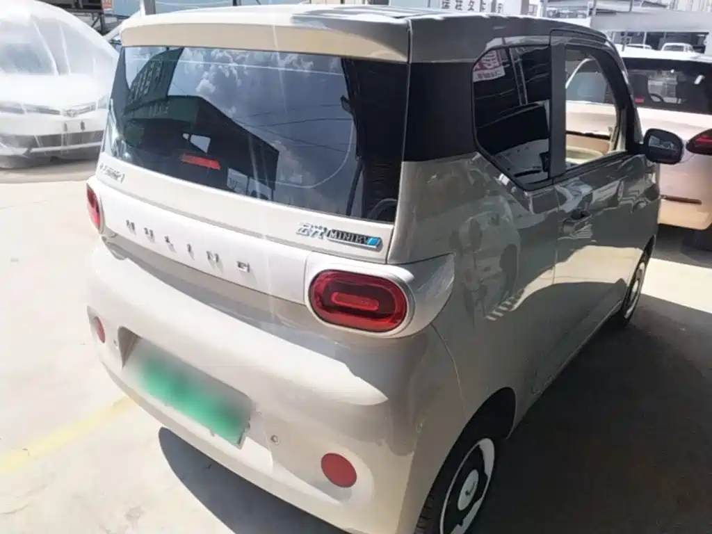 Wuling MINIEV — миниатюра 7