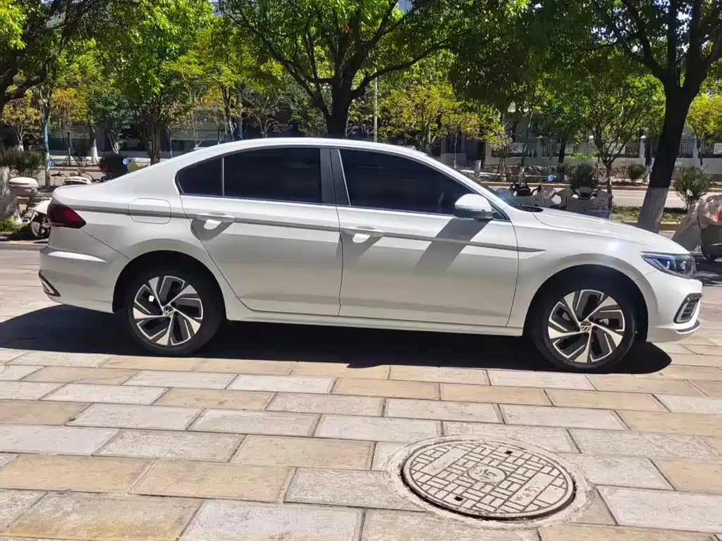 Volkswagen Bora 2025 200TSI DSG PRO