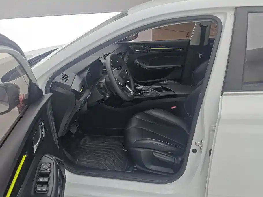 Roewe i5 — миниатюра 9