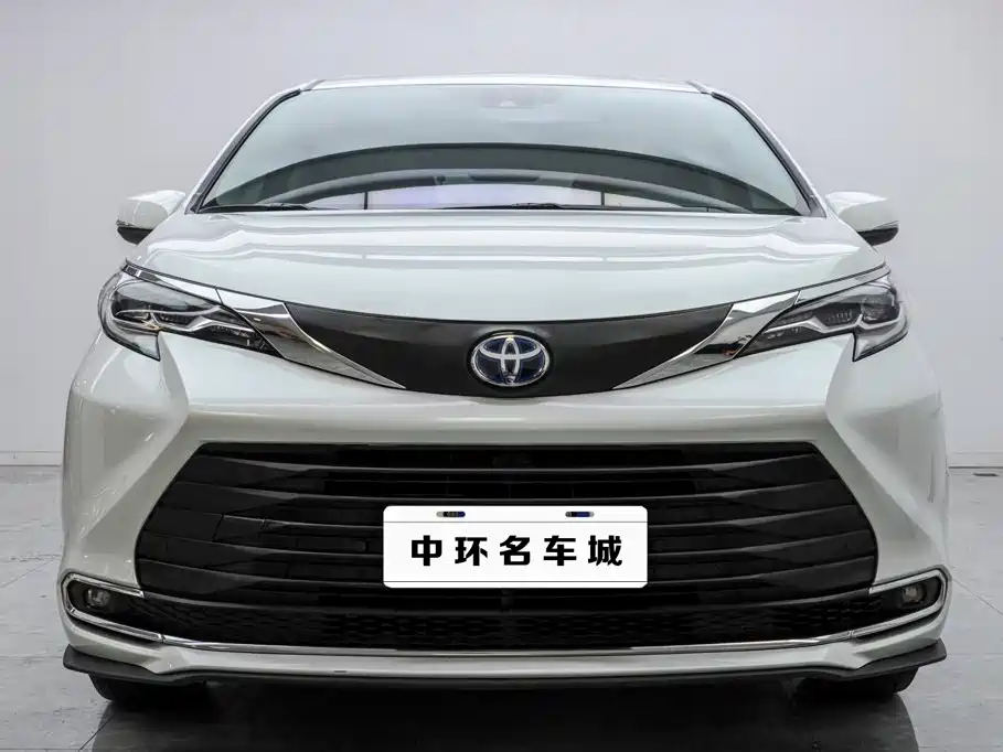 Toyota Sienna — миниатюра 4