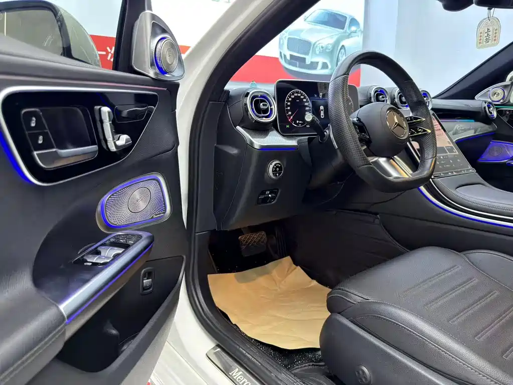 Mercedes-Benz C-Class — миниатюра 4