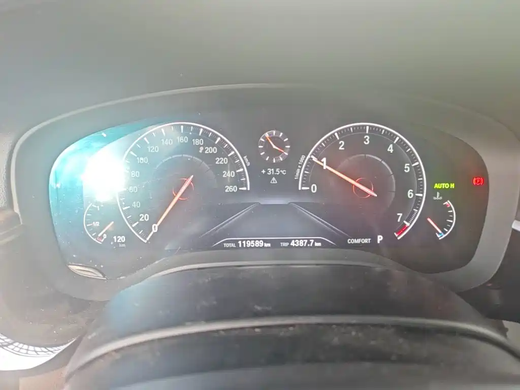 BMW 5 Series — миниатюра 12