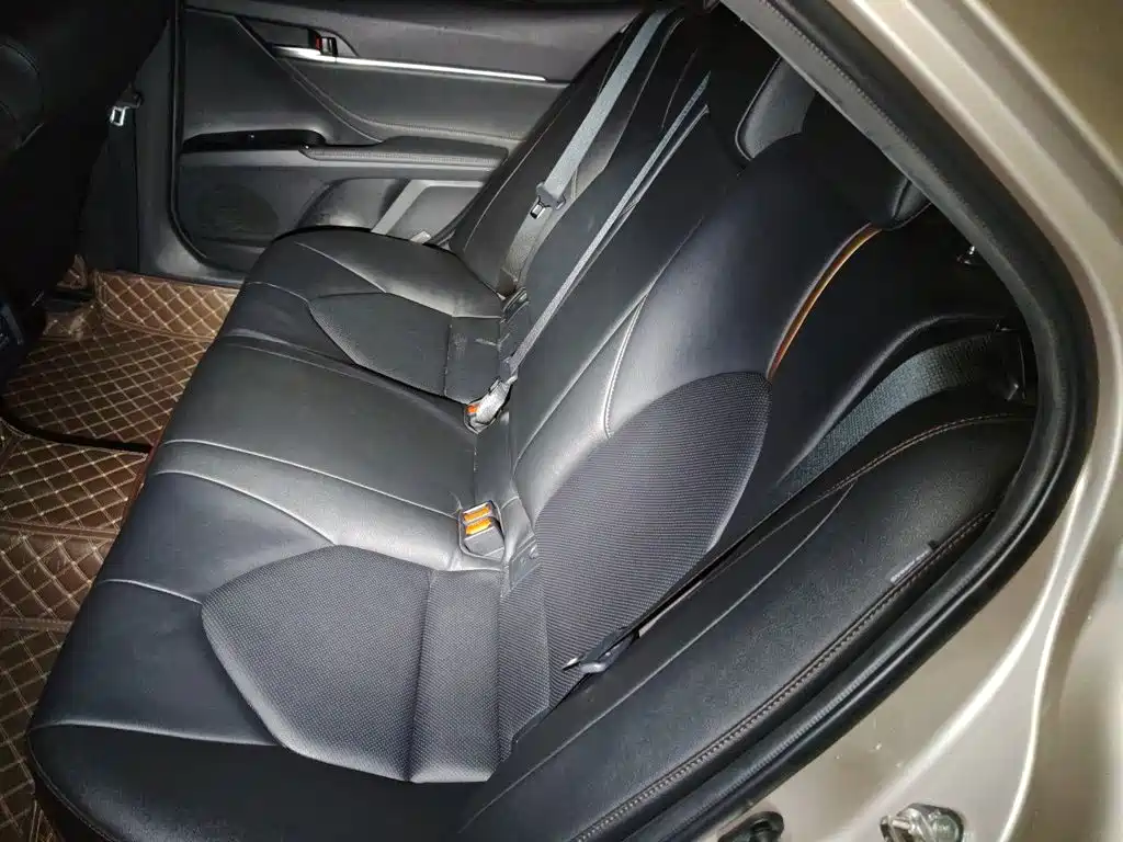 Toyota Camry — миниатюра 13