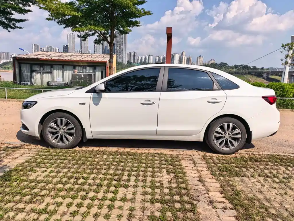 Buick Excelle — миниатюра 14