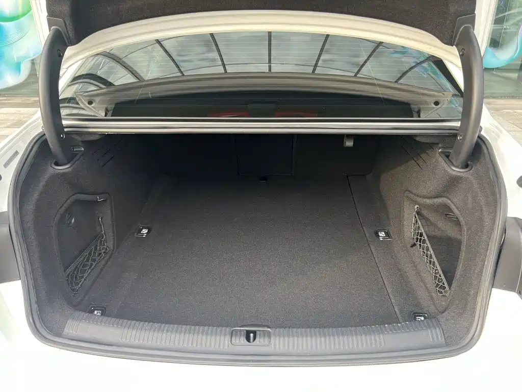 Audi A4L — миниатюра 4