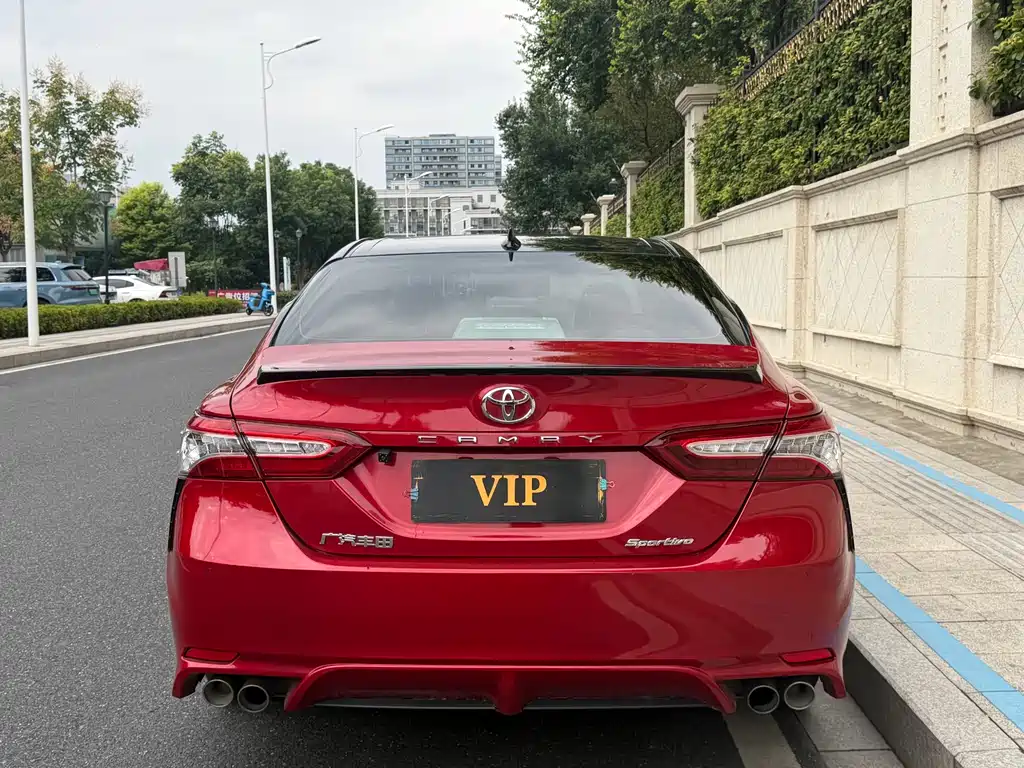 Toyota Camry — миниатюра 4