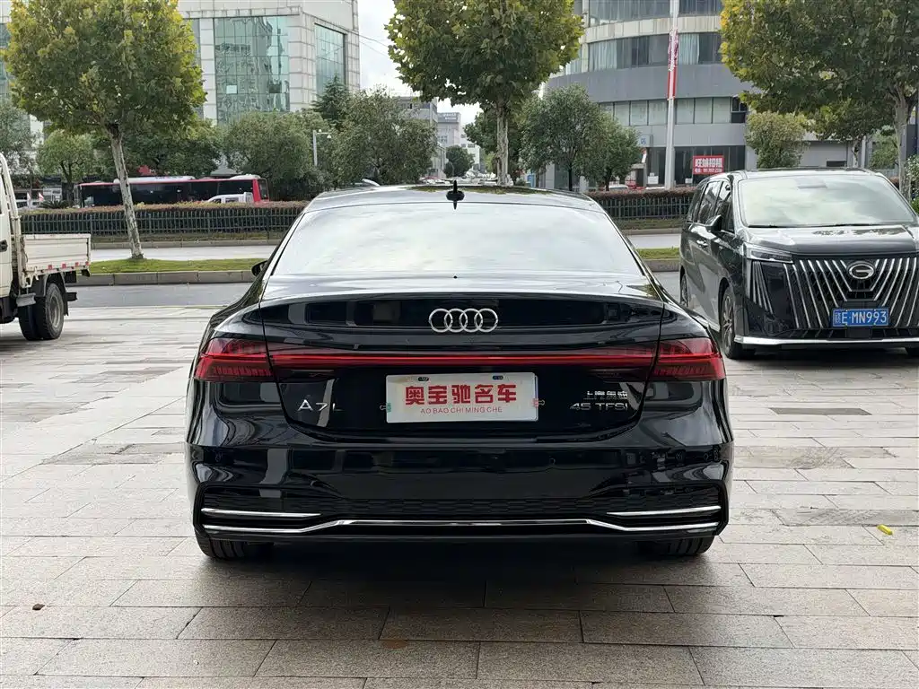 Audi A7L 2024 — фото 8