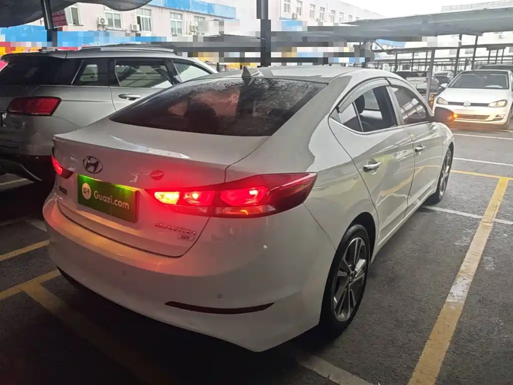 Hyundai Elantra — миниатюра 7