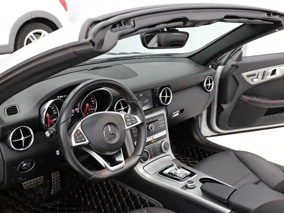 Mercedes-Benz SLC — миниатюра 11