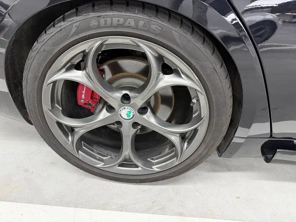 Alfa Romeo Giulia — миниатюра 14