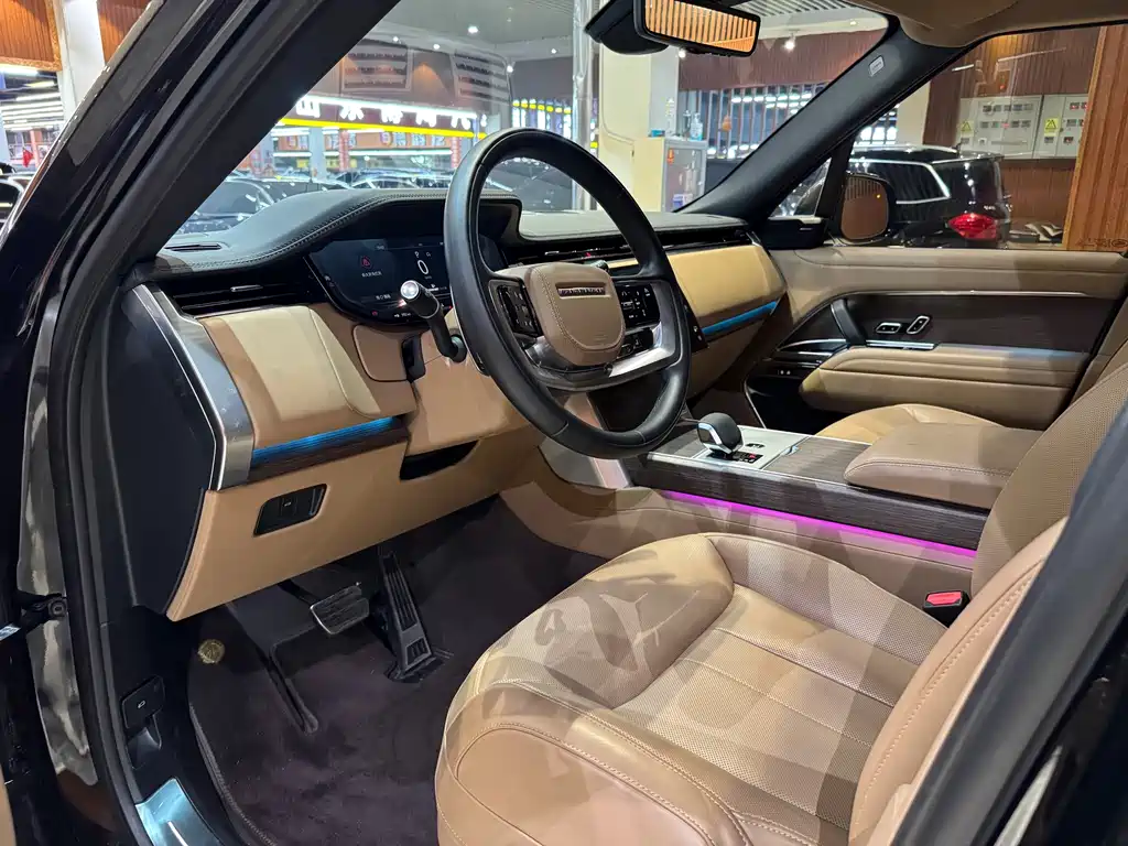 Land Rover Range Rover 2025 3.0 L6 400PS Long Wheelbase