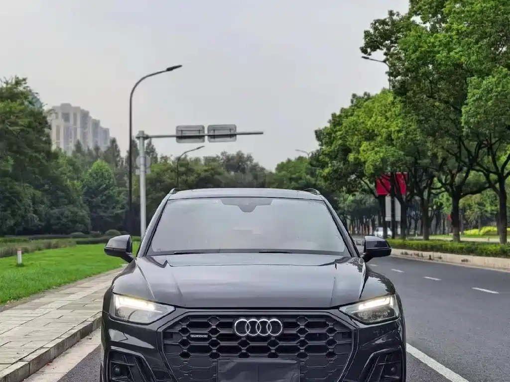 Audi Q5L — миниатюра 2