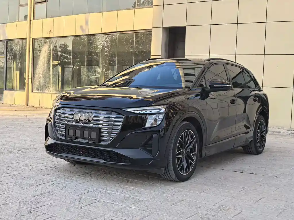 奥迪Q5 e-tron 2023款 40 e-tron 闪耀型 机甲套装