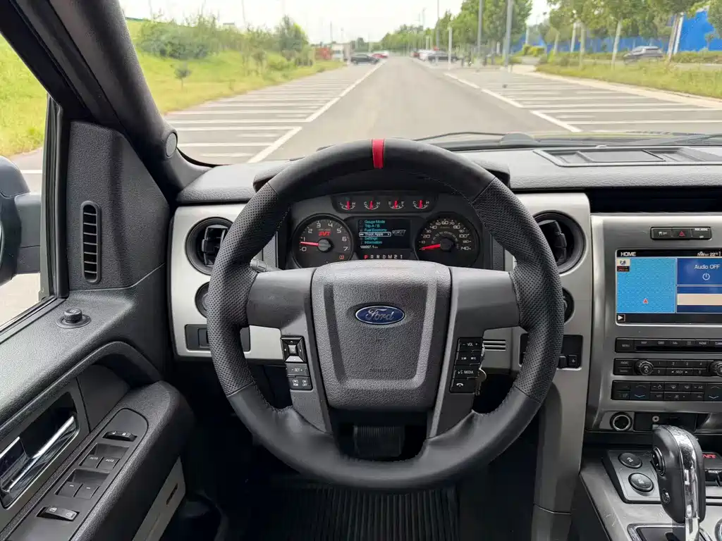 Ford F-150 Raptor — миниатюра 8