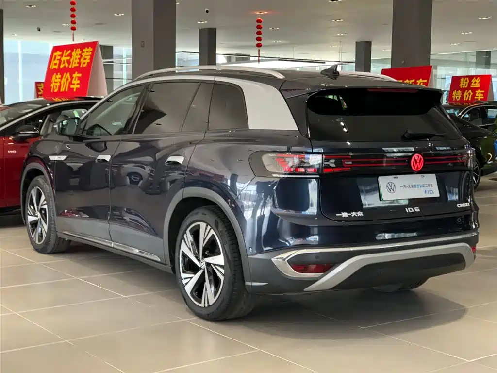 VOLKSWAGEN ID.6 CROZZ