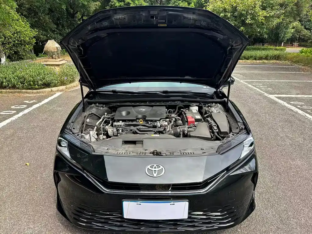 Toyota Camry — миниатюра 13