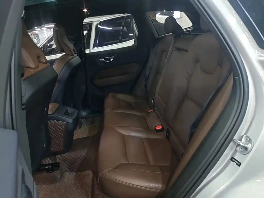 Volvo XC60 — миниатюра 17