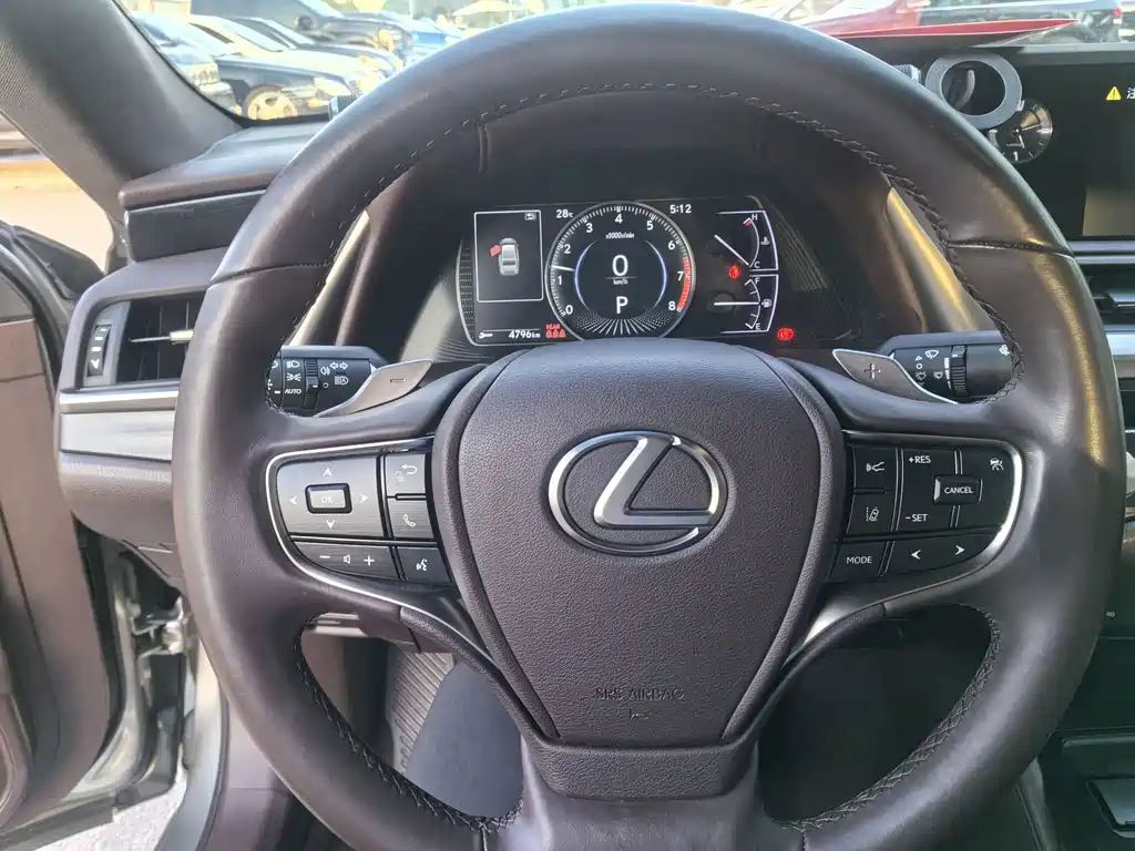 Lexus ES — миниатюра 14